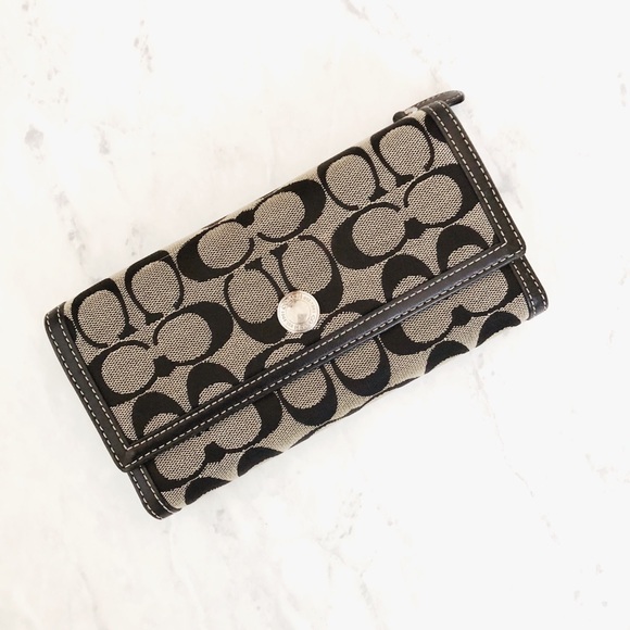 Coach Handbags - COACH WALLET